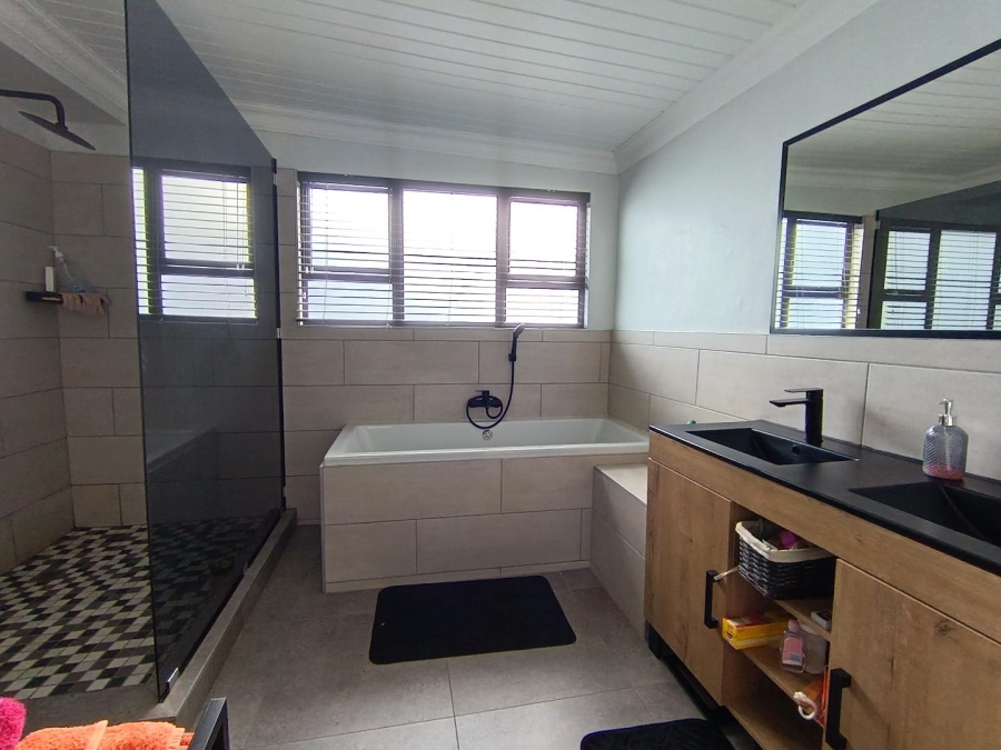 3 Bedroom Property for Sale in Pentagon Park Free State